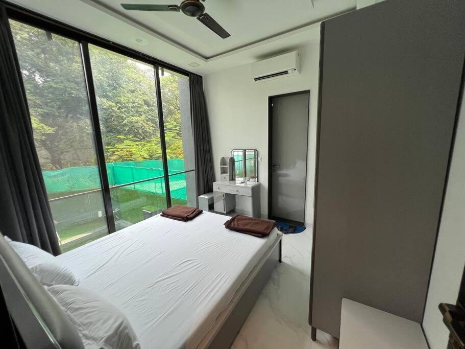 Stayhaven Starmount 4Bhk & Pool Mumbai Exterior photo