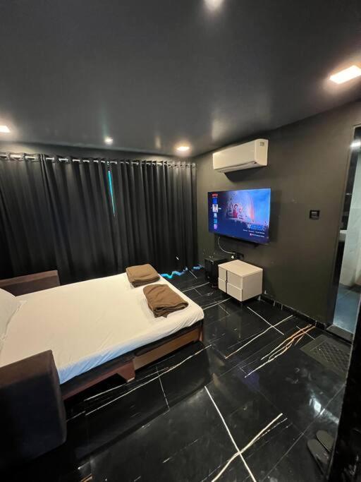 Stayhaven Starmount 4Bhk & Pool Mumbai Exterior photo
